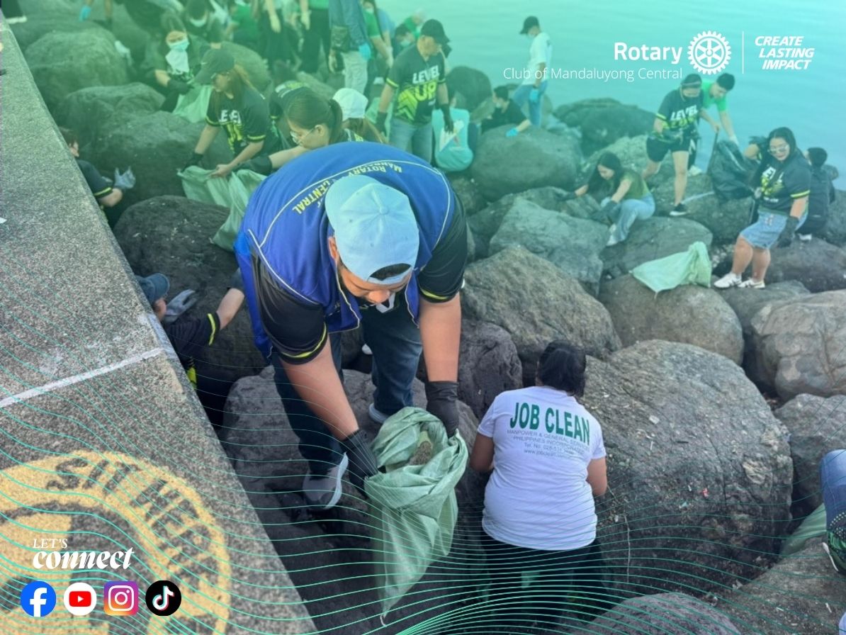 Rotary Club of Mandaluyong Central coastal clean-up action
